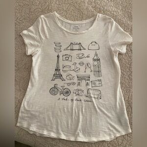 Old Navy Everywear A Tale of Two Cities cotton tee size m
